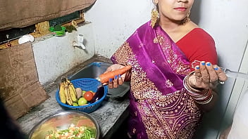 सेक्सी भाभी को मॉर्निंग में किचन में खाना बनाते समय चोदा XXX Kitchen Sex